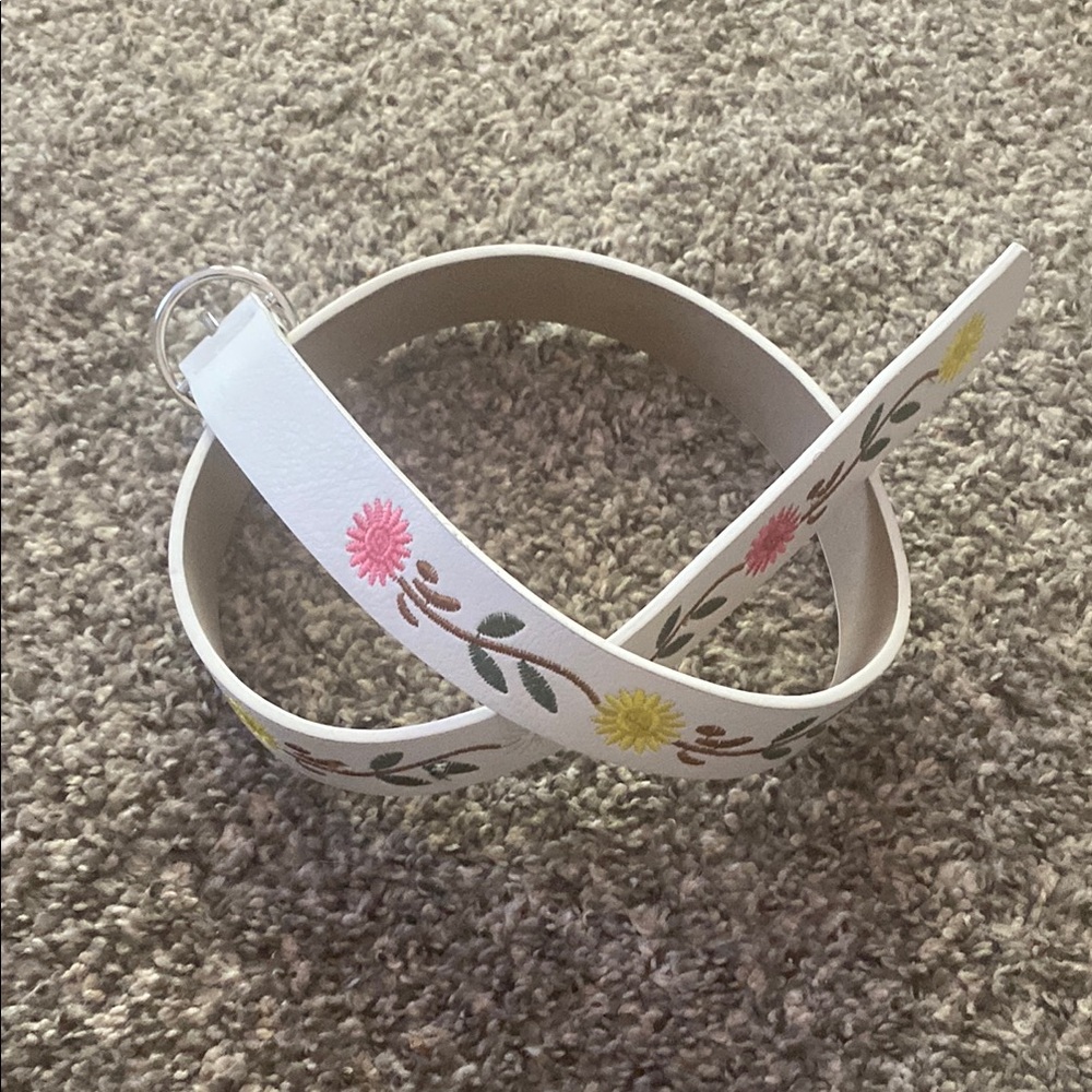 Floral Embroidered White Belt